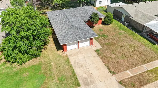 706 Redwood DR, Noble, OK 73068