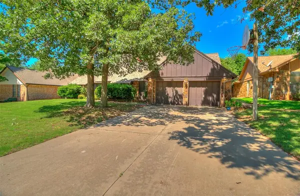 2401 Brookdale AVE, Edmond, OK 73034