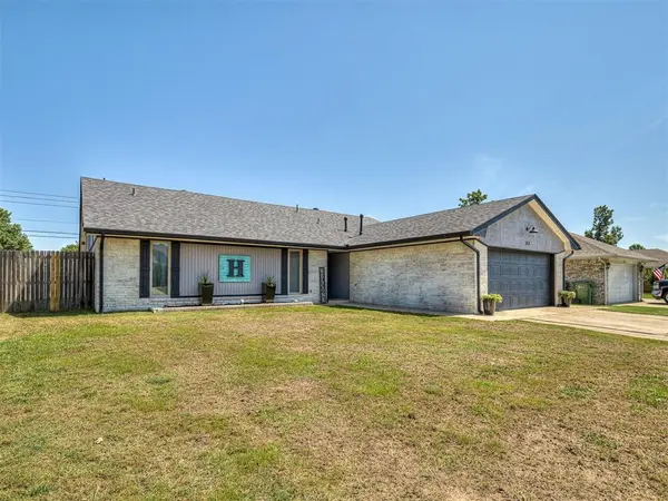 217 E Grand Teton CT, Yukon, OK 73099