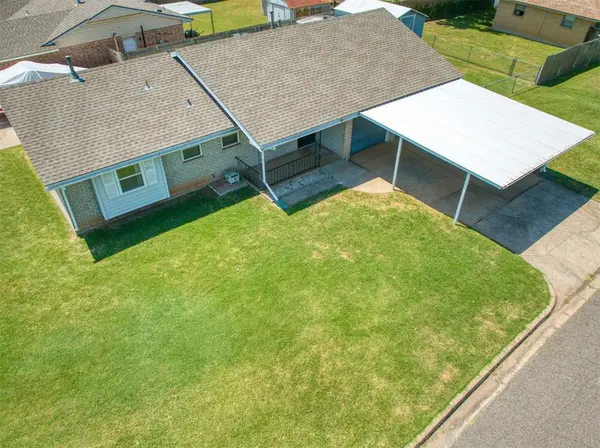 880 NW 14th ST, Moore, OK 73160