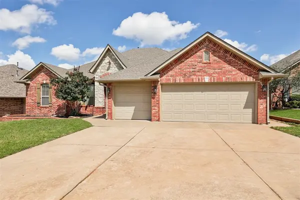 2641 SE 7th ST, Moore, OK 73160