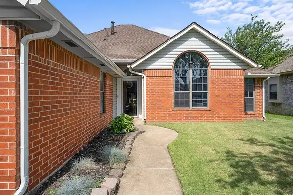 8109 Timothy LN, Oklahoma City, OK 73135