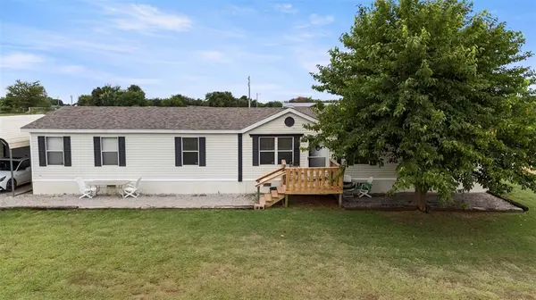 1352 Jacy LN, Blanchard, OK 73010