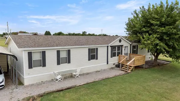 1352 Jacy LN, Blanchard, OK 73010