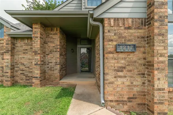 1217 SW 118th PL, Oklahoma City, OK 73170
