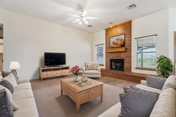 913 SE 34th ST, Moore, OK 73160