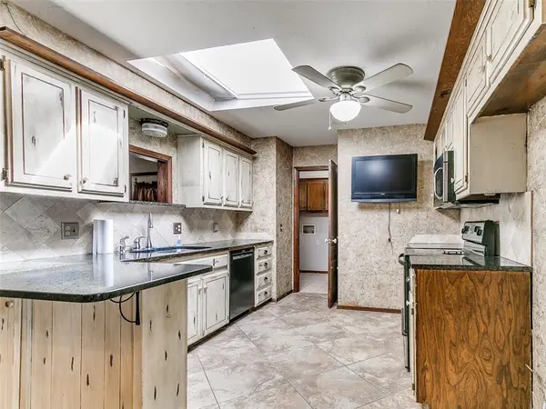 1243 W Huntington WAY, Mustang, OK 73064