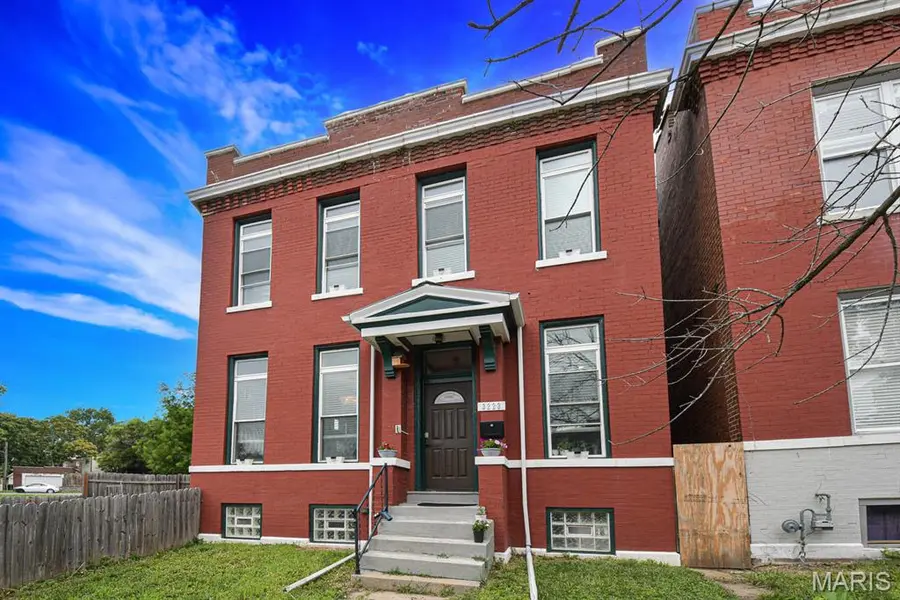 3223 Utah ST, St Louis, MO 63118