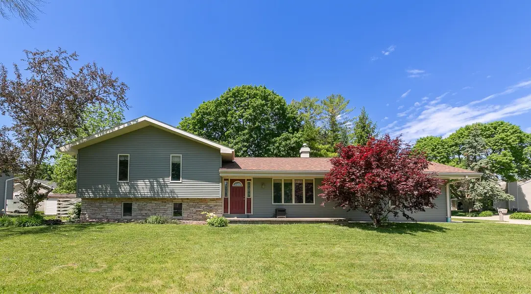 456 PLEASANT CT, Neenah, WI 54956