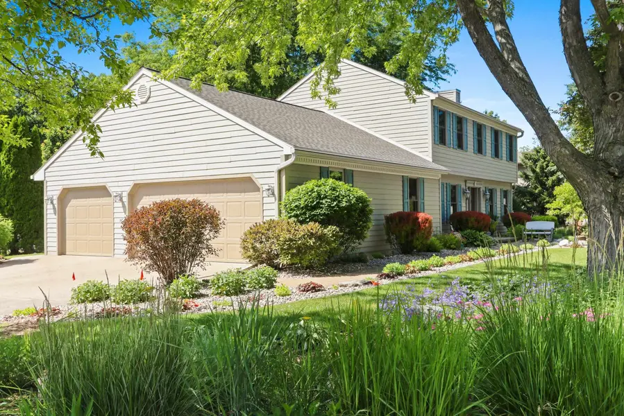 2920 THUNDERBYRD TRL, Green Bay, WI 54313-5800