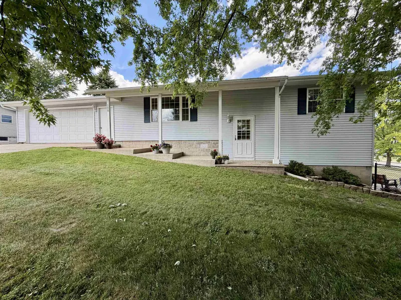 100 FERN DR, Rosendale, WI 54974