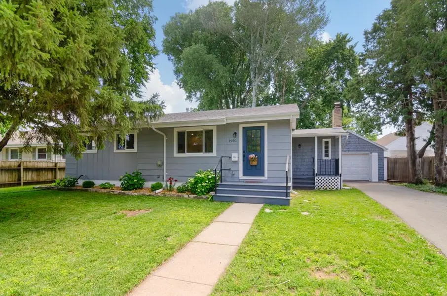 1950 GEORGIA ST, Oshkosh, WI 54902-6744