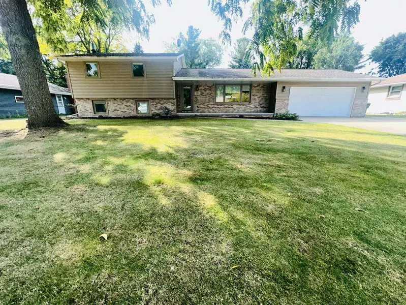 550 HARVEST RD, Green Bay, WI 54302-4825