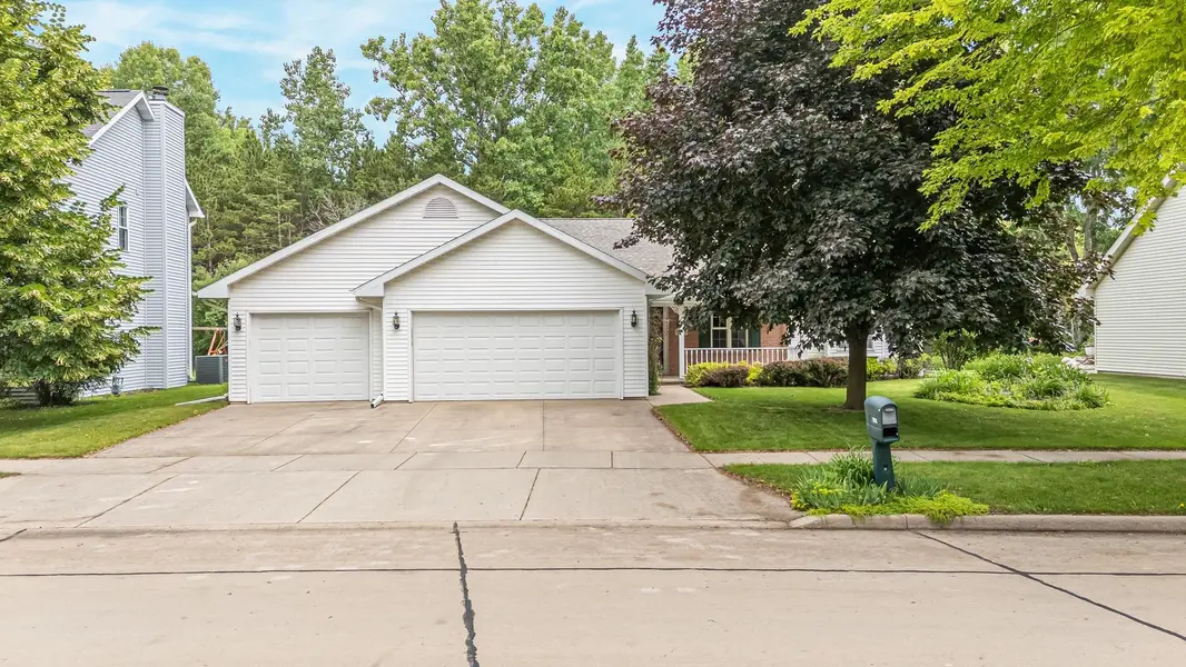 1424 E KEYSTONE LN, Appleton, WI 54913