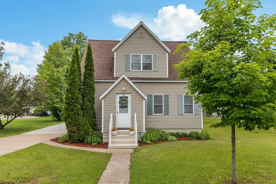 799 DEPOT ST, Manawa, WI 54949