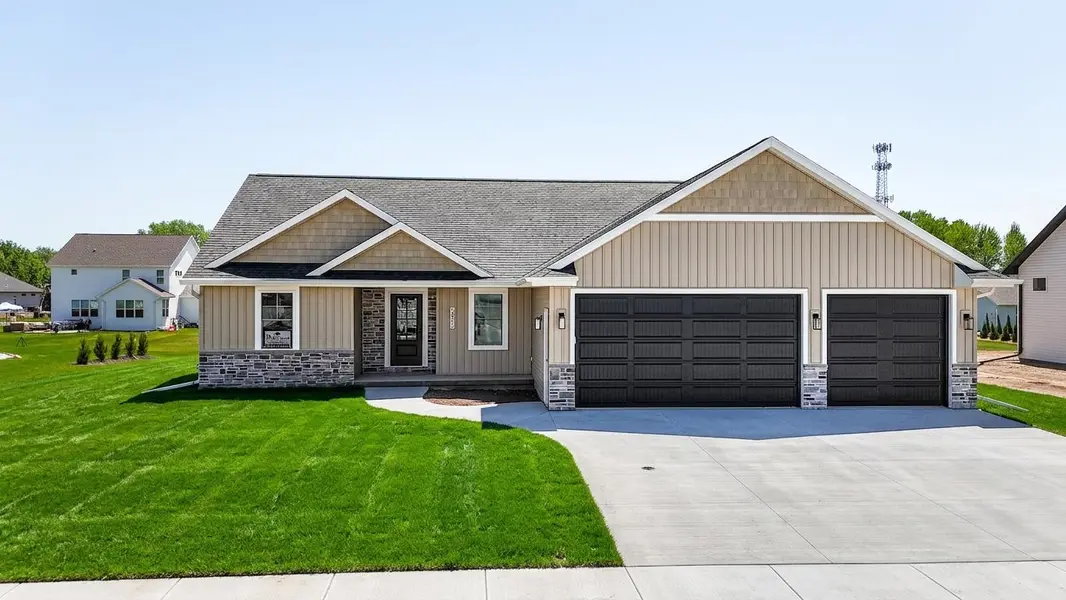 W5845 ROUNDSTONE PL, Menasha, WI 54952