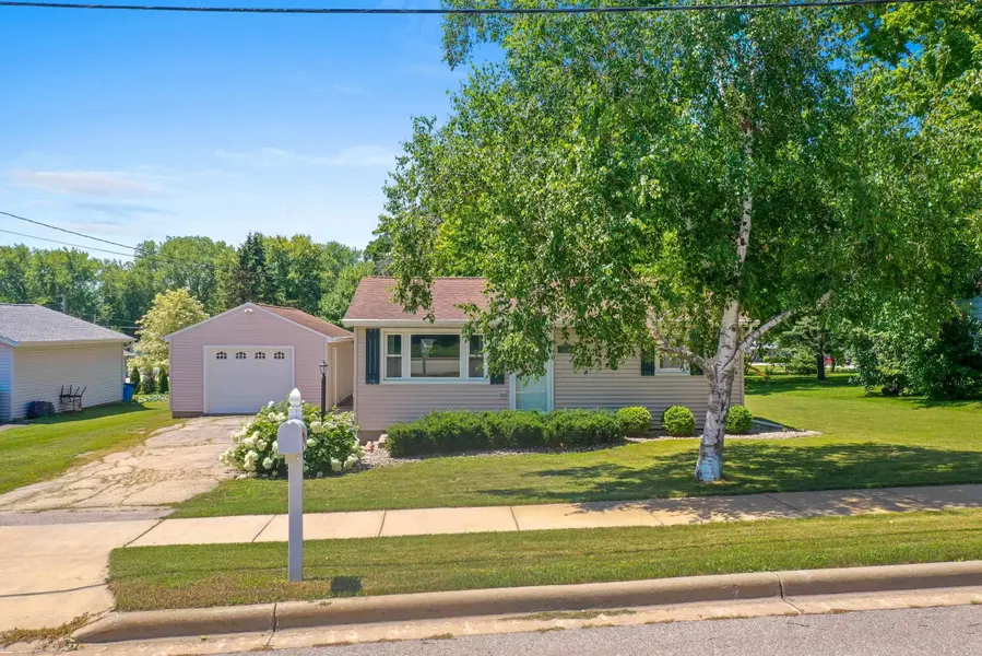 535 N WEBSTER AVE, Omro, WI 54963