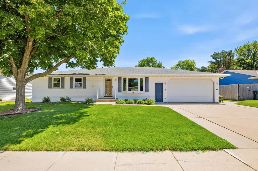 921 OUTWARD AVE, De Pere, WI 54115
