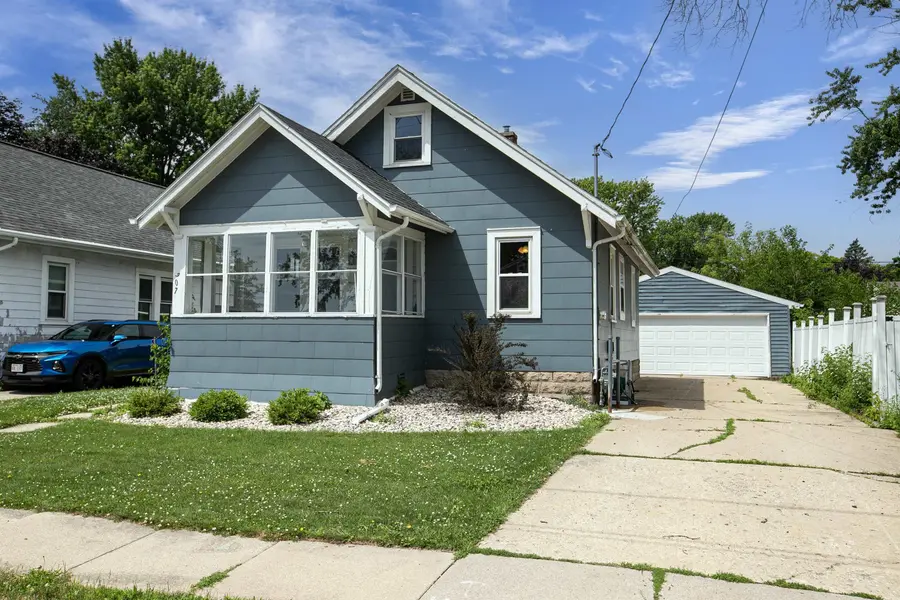 507 ELM ST, Neenah, WI 54956