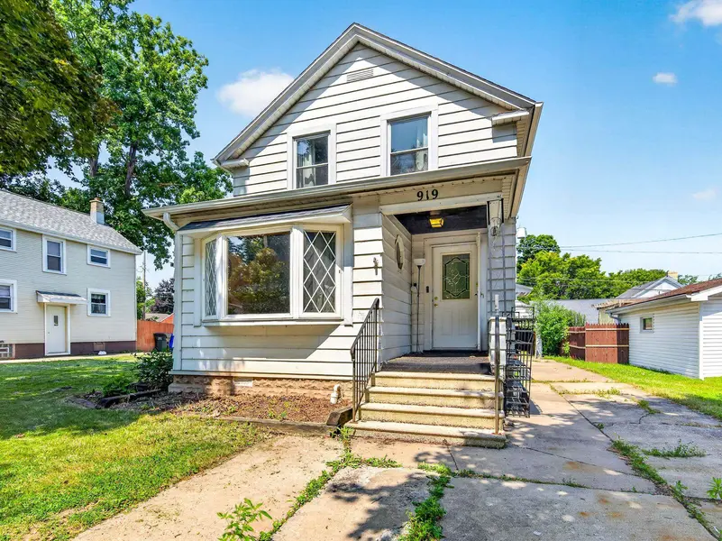 919 GRIGNON ST, Kaukauna, WI 54130