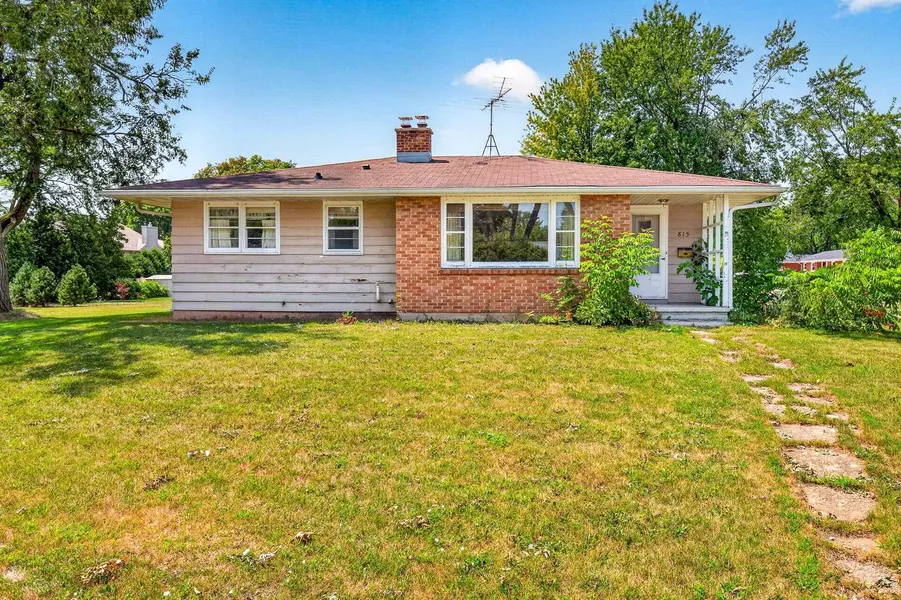 815 S PARK AVE, Neenah, WI 54956