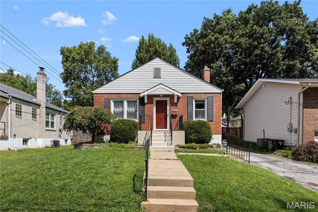 8921 Powell AVE, Brentwood, MO 63144