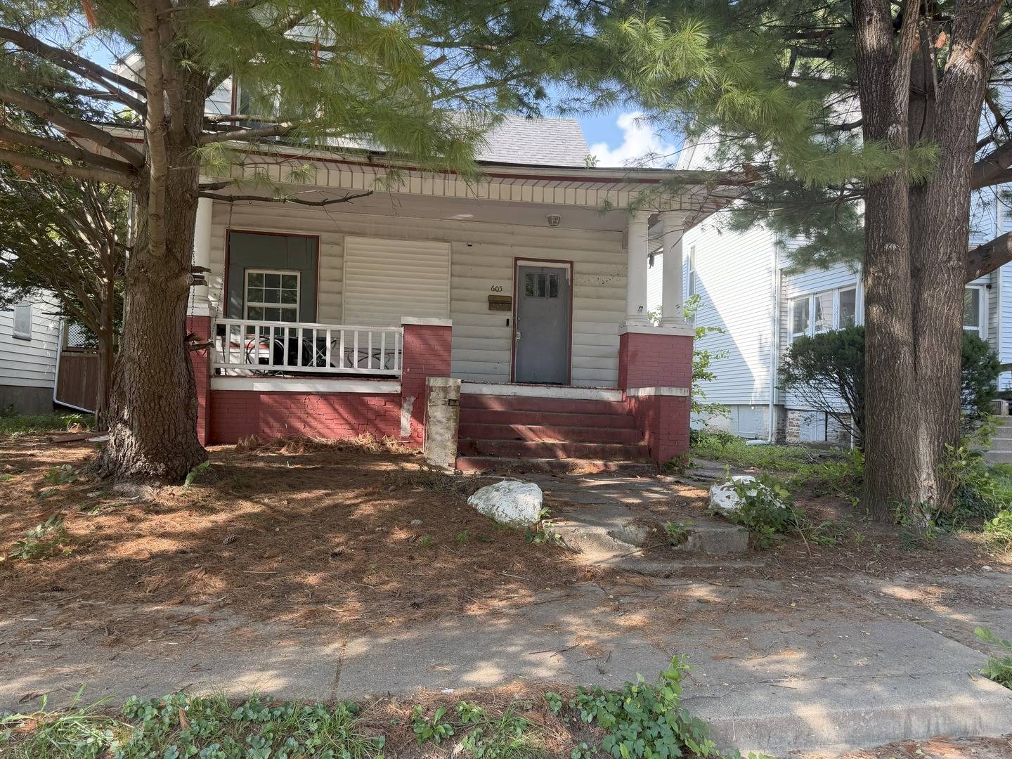 605 W Armstrong AVE, Peoria, IL 61606