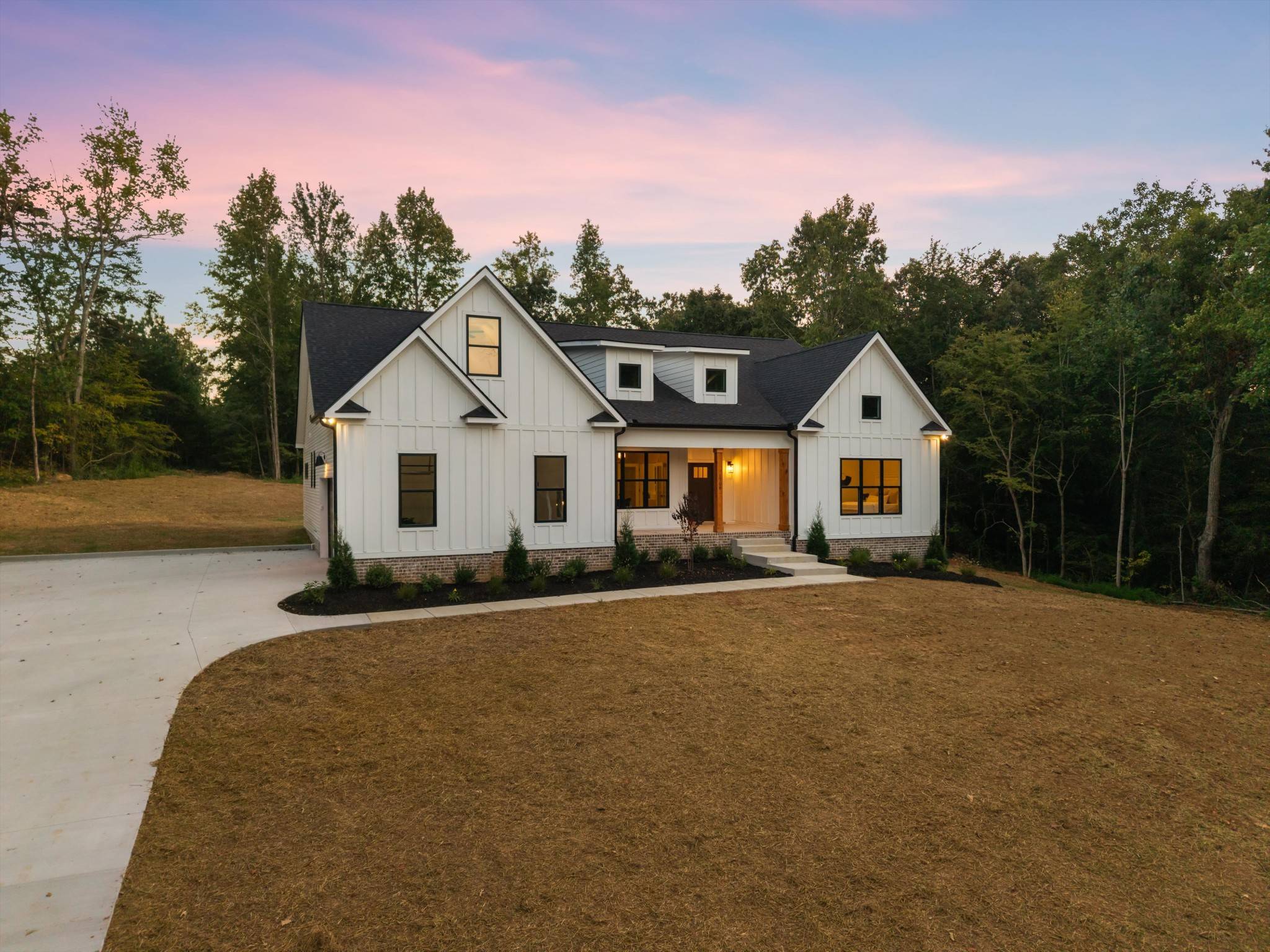 1708 Hogue Rd, Clarksville, TN 37040