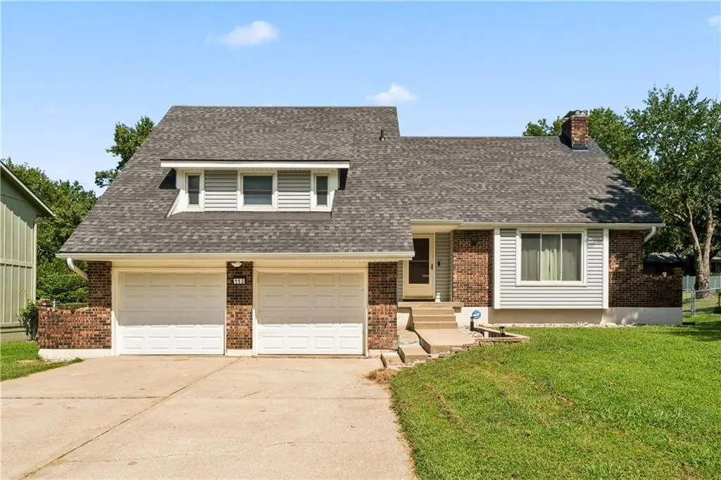 113 SE Mount Vernon DR, Blue Springs, MO 64014