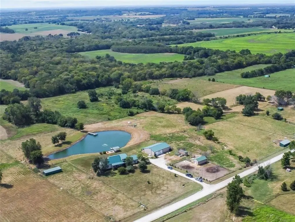 10815 W 2300 RD, Fontana, KS 66026