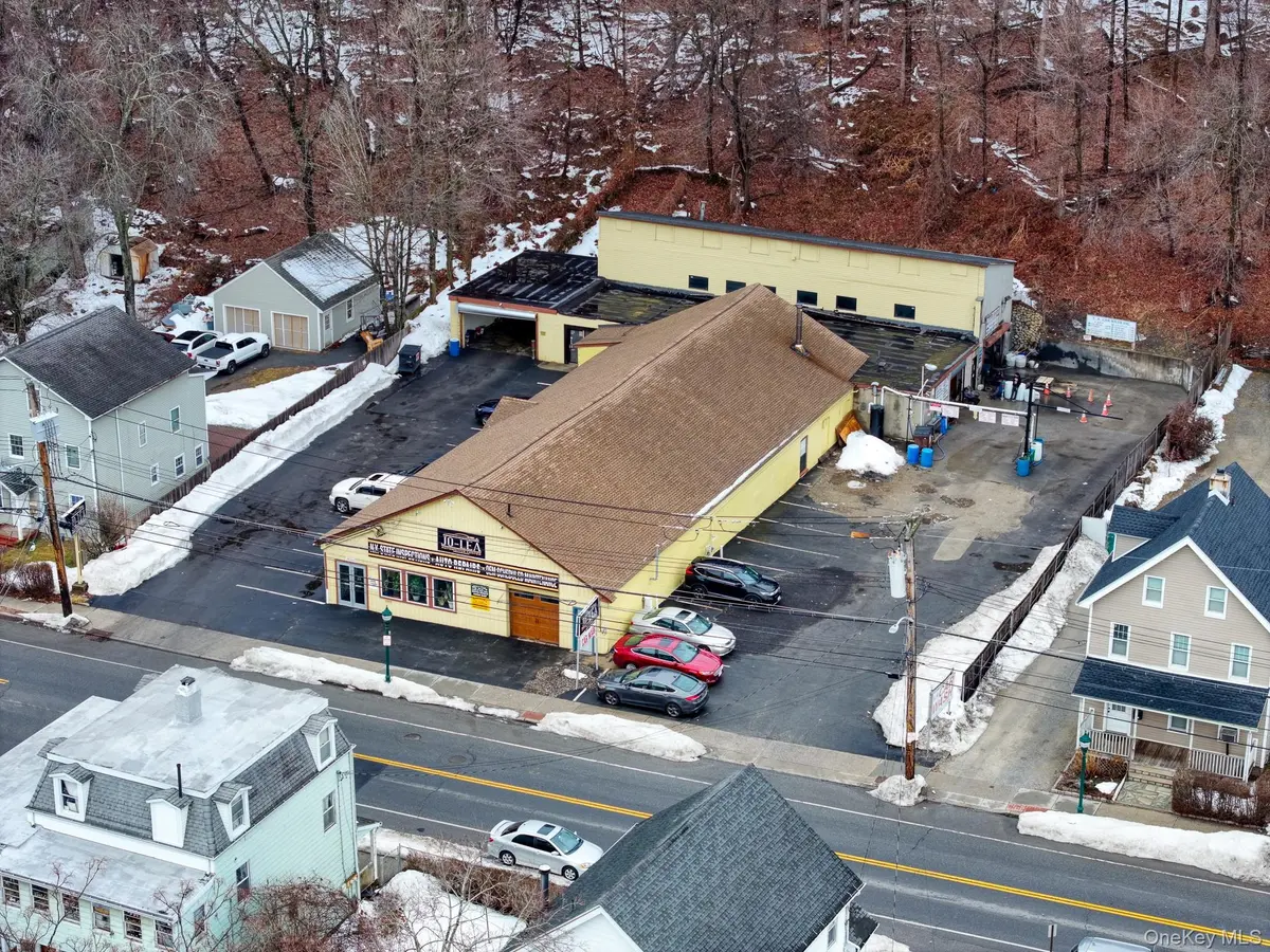 1596 Main ST, Peekskill, NY 10566