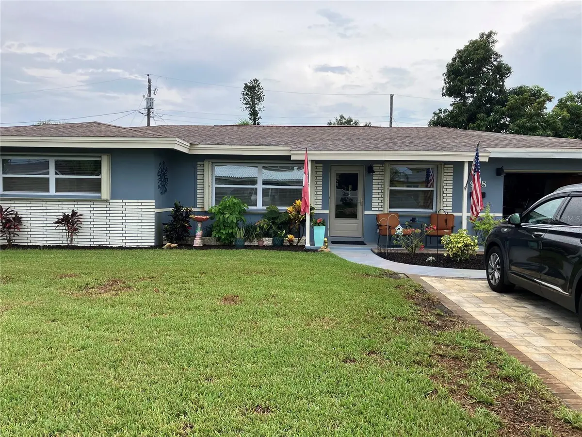 968 62ND PL S, St Petersburg, FL 33705