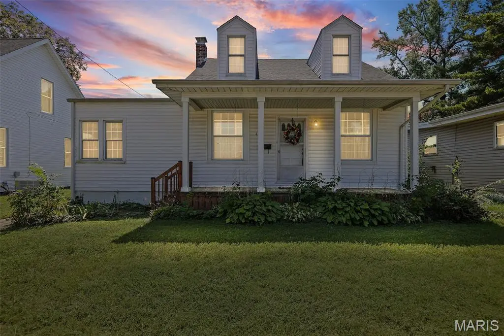 427 W 3rd ST, O'fallon, IL 62269