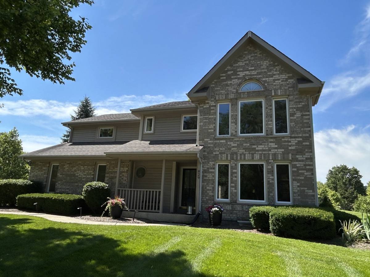 829 Kent CIR, Bartlett, IL 60103