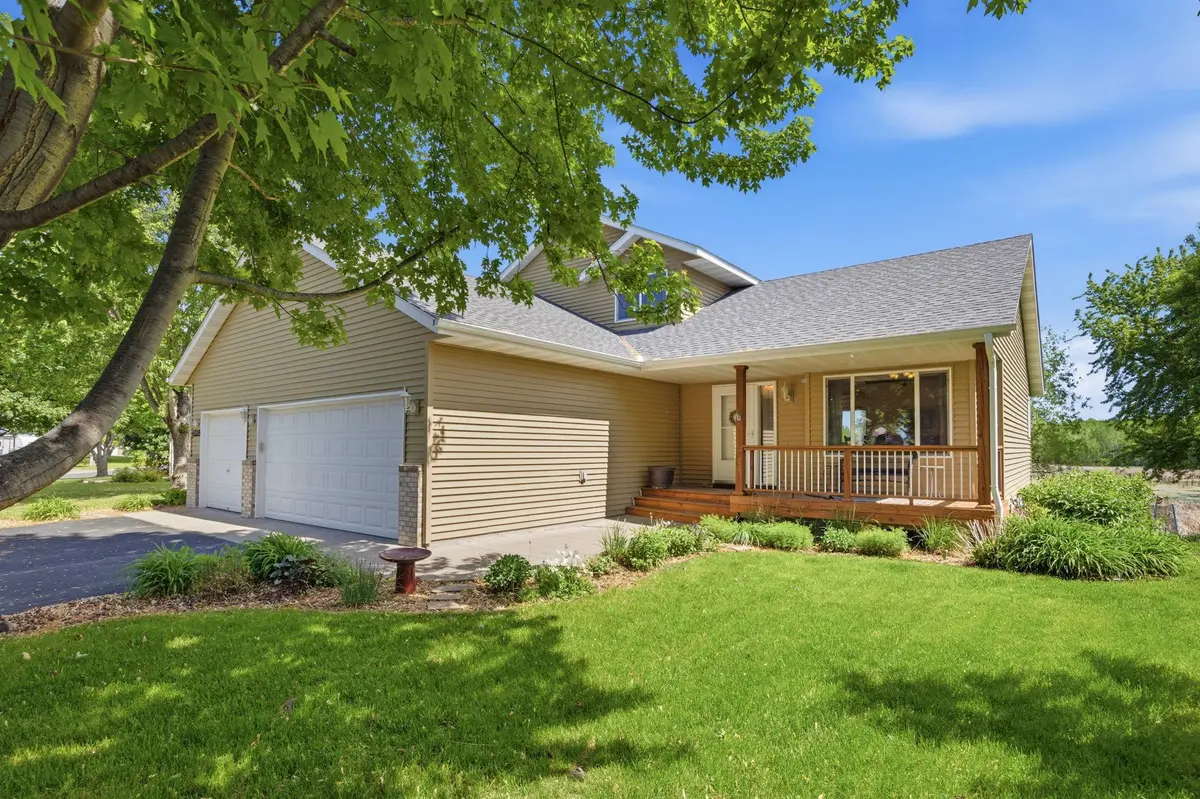 1228 Leo LN, Buffalo, MN 55313