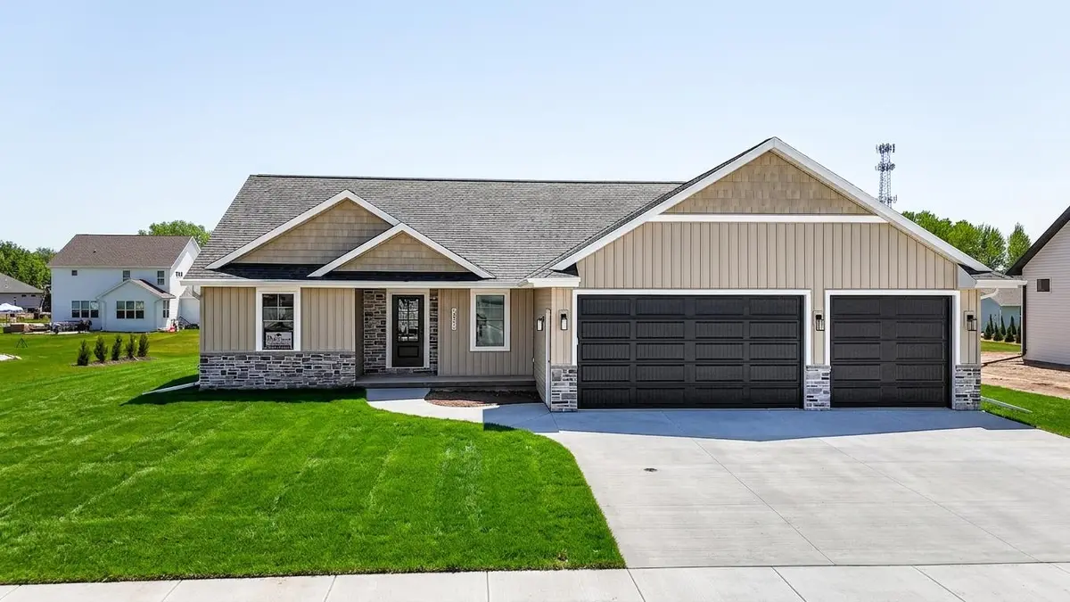 W5845 ROUNDSTONE PL, Menasha, WI 54952