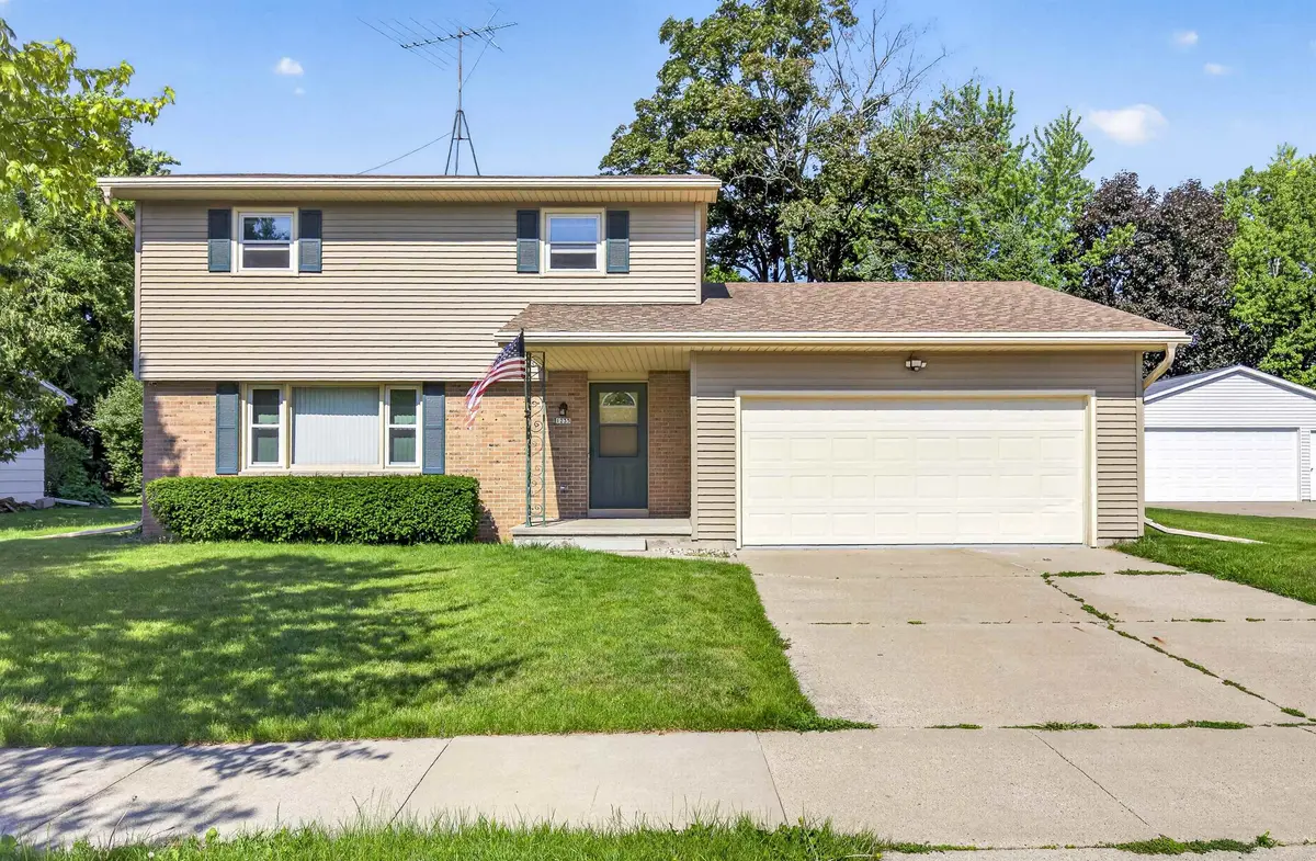 1235 S WESTHAVEN DR, Oshkosh, WI 54904