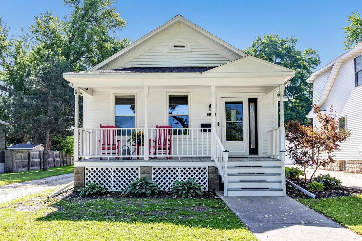 317 S VAN BUREN ST, Green Bay, WI 54301-3926