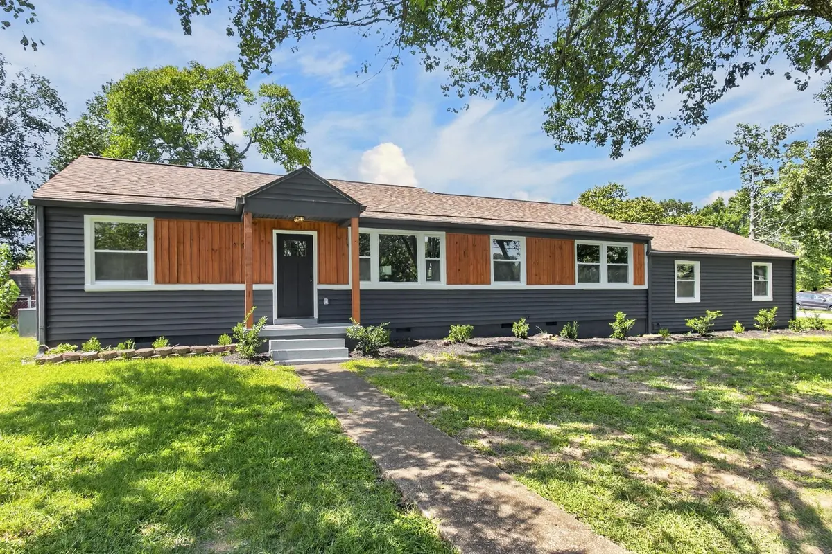 900 Vantrease Rd, Madison, TN 37115