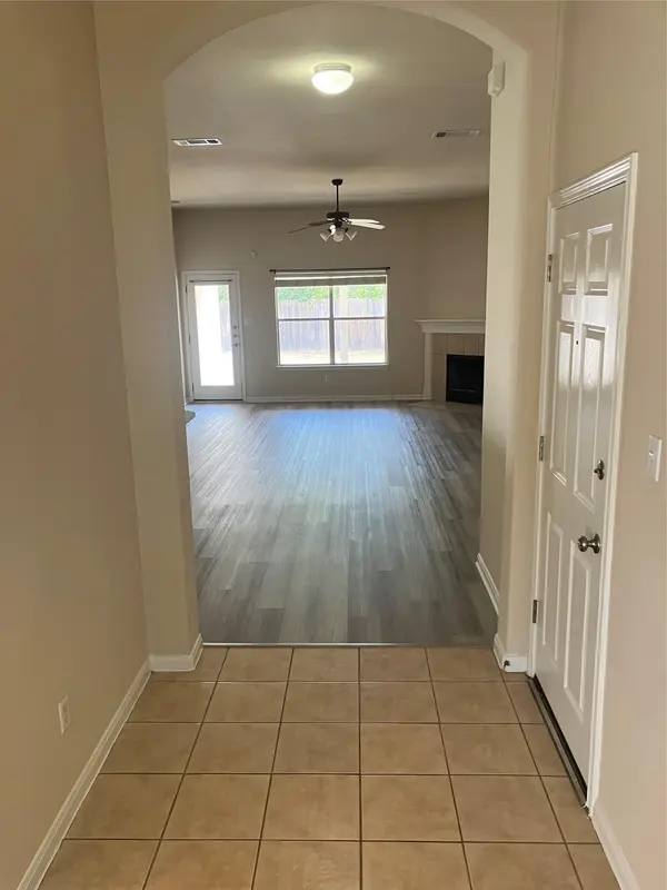 429 Falcon LN, Leander, TX 78641