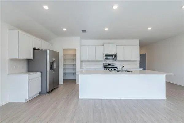 156 Alamito Ave, Kyle, TX 78640