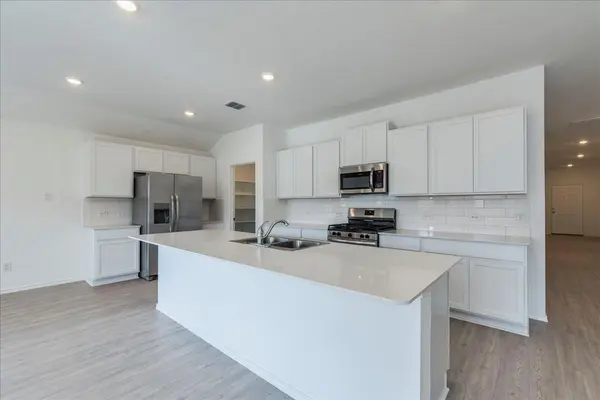 156 Alamito Ave, Kyle, TX 78640