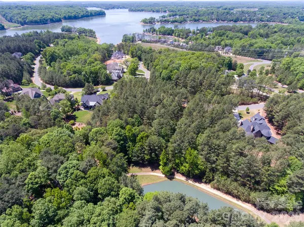 5017 Hermitage CT #202, Belmont, NC 28012