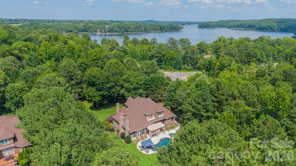 215 Blue River RD, Lake Wylie, SC 29710