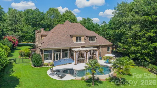 215 Blue River RD, Lake Wylie, SC 29710