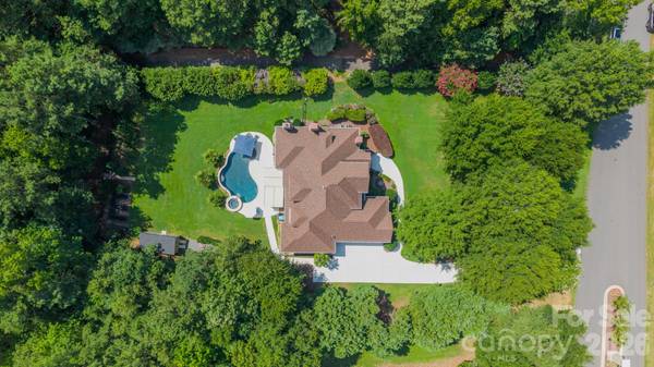 215 Blue River RD, Lake Wylie, SC 29710