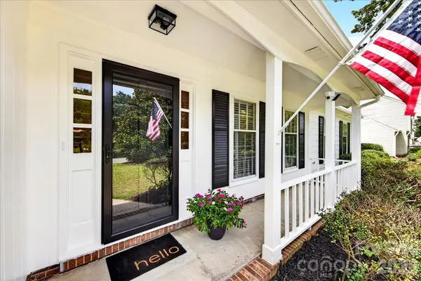 2000 Lawton Bluff RD, Charlotte, NC 28226