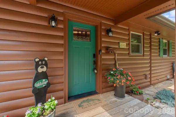 1013 Perry RD, West Jefferson, NC 28694