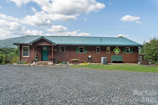 1013 Perry RD, West Jefferson, NC 28694