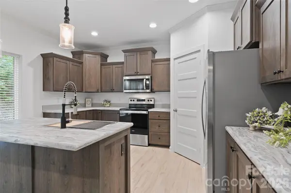 24 Green Burch DR, Bryson City, NC 28713